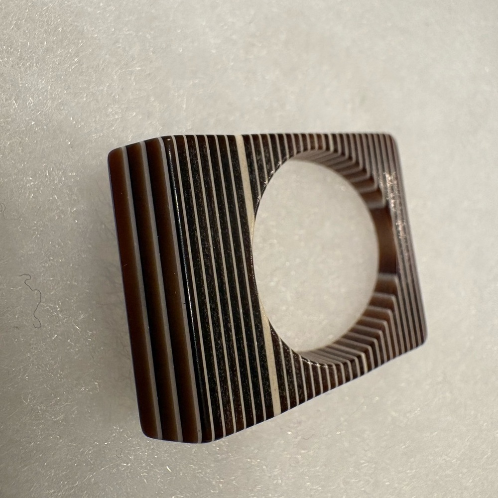 Brown Bakelite Striped Ring Size 6.5-7